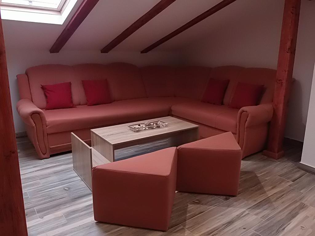 אומאג Apartment Cajt מראה חיצוני תמונה